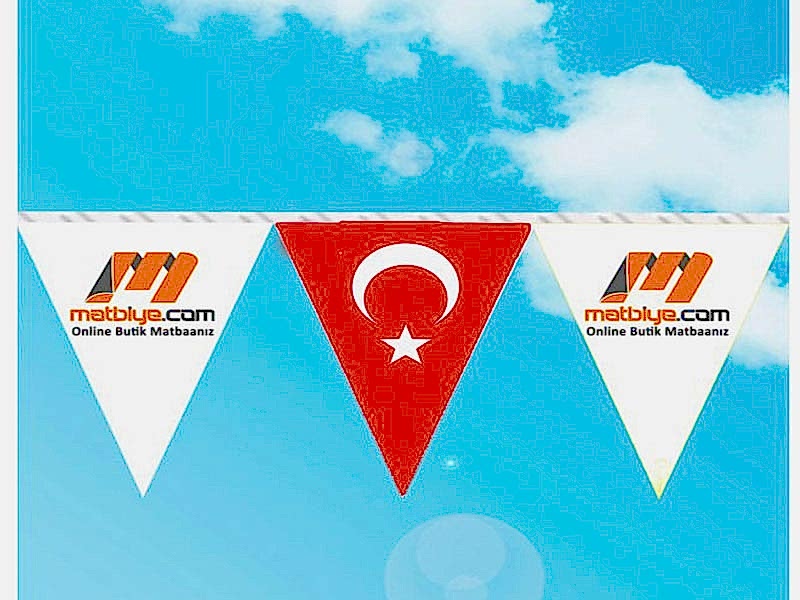 ipe dizili üçgen bayrak