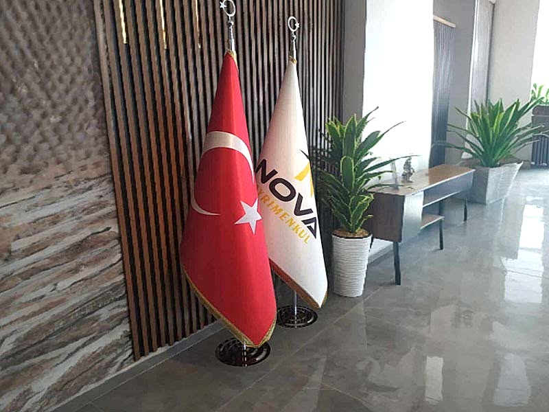 logolu makam bayragi