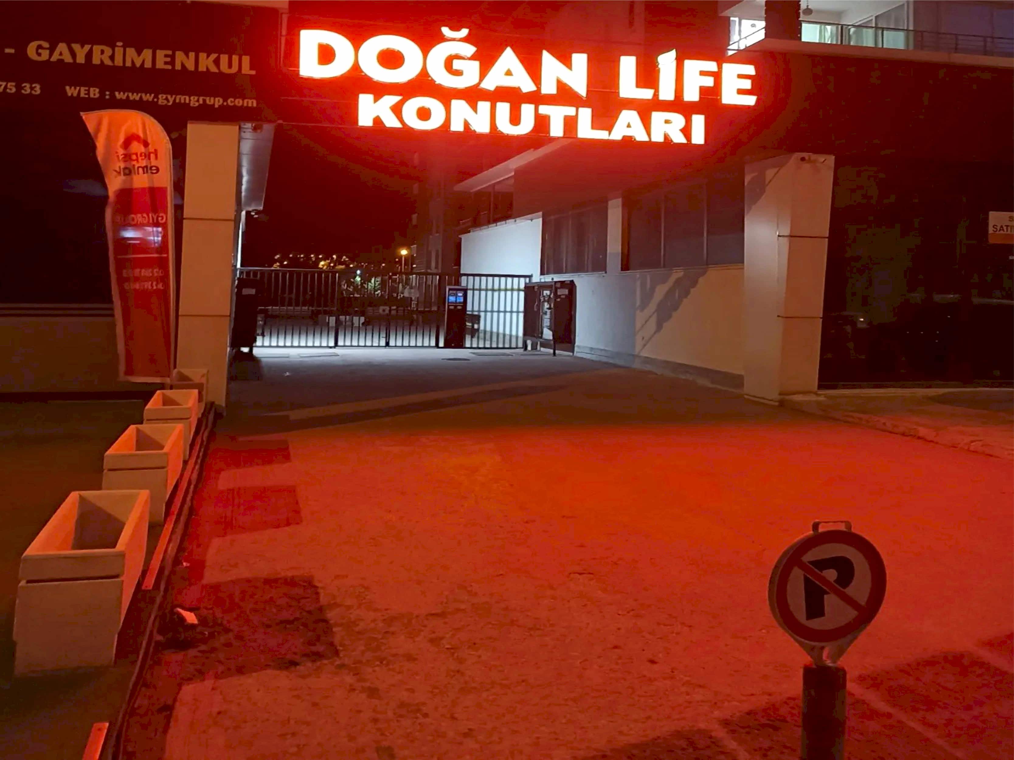 sari fileli isikli kutu harf tabela